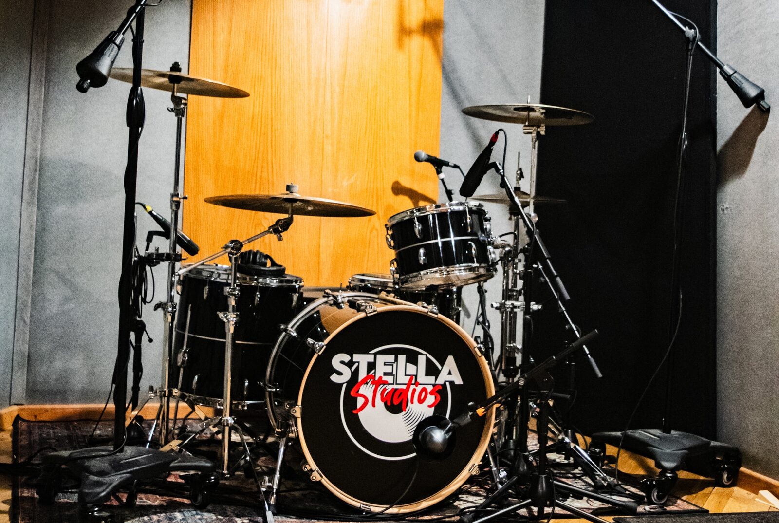 Pearl Masters kit with the Stella kick